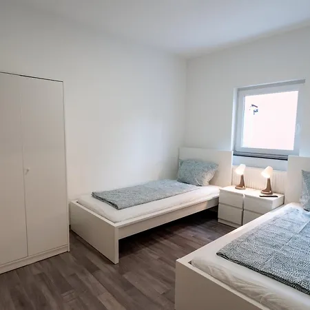 Monteurwohnungen Direkt An Der Basf Tor 5 Apartment *
