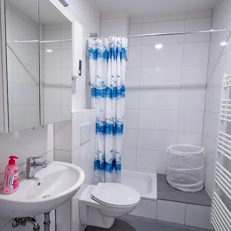 Monteurwohnungen Direkt An Der Basf Tor 5 Apartment *