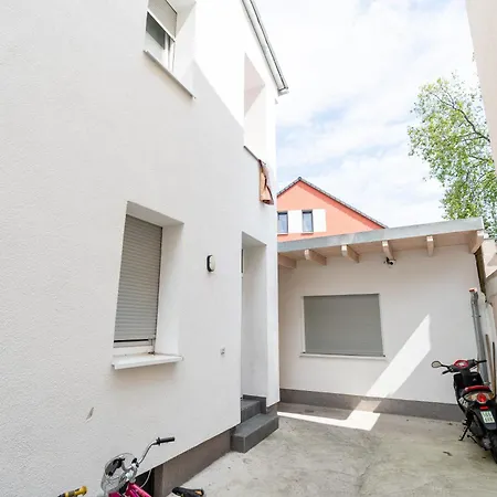 Apartment Monteurwohnungen Direkt An Der Basf Tor 5 *