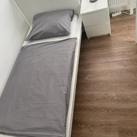 Monteurwohnungen Direkt An Der Basf Tor 5 Apartment